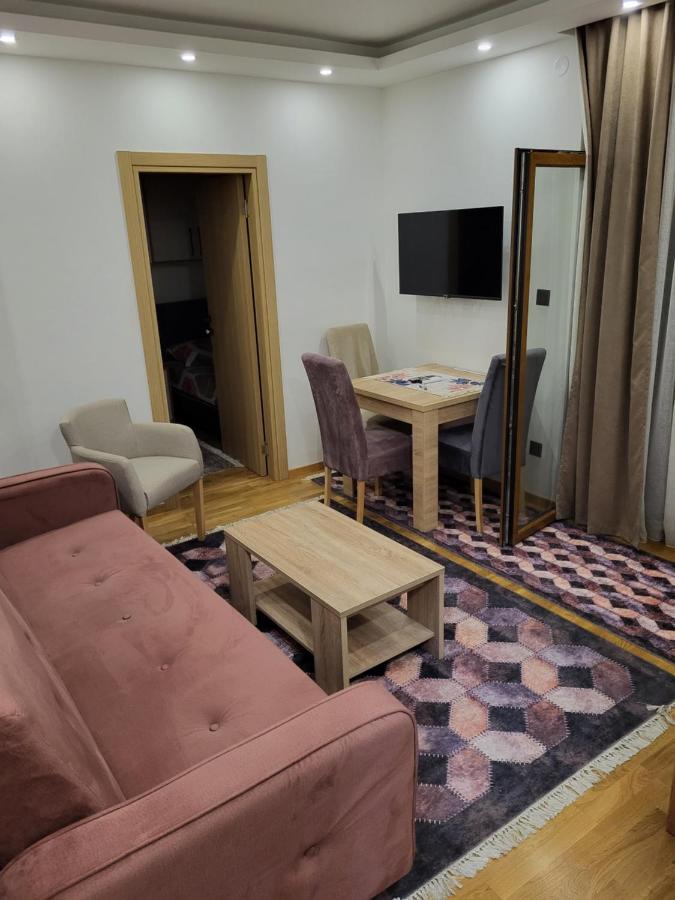 Lux Apartmani Bajova Цетине Екстериор снимка