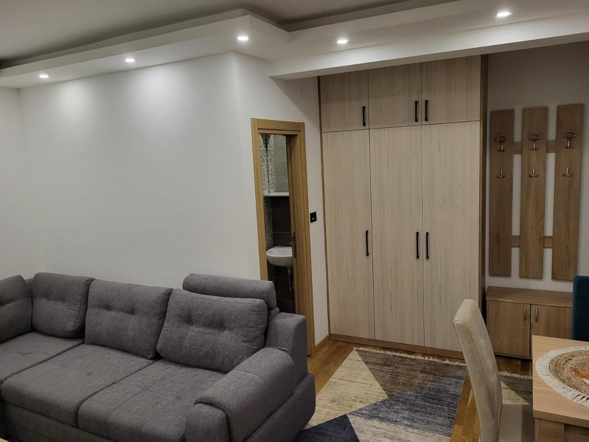 Lux Apartmani Bajova Цетине Екстериор снимка